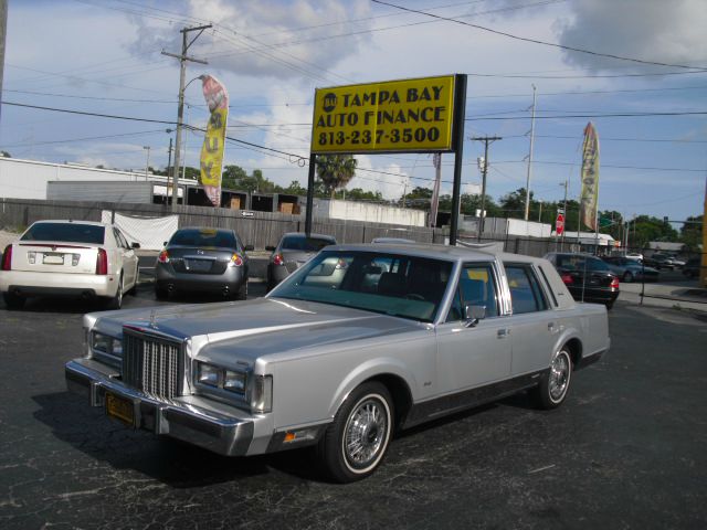 Lincoln Town Car 1986 photo 4