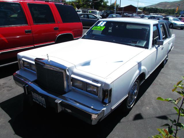 Lincoln Town Car 1988 photo 1
