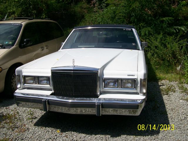 Lincoln Town Car 1988 photo 1