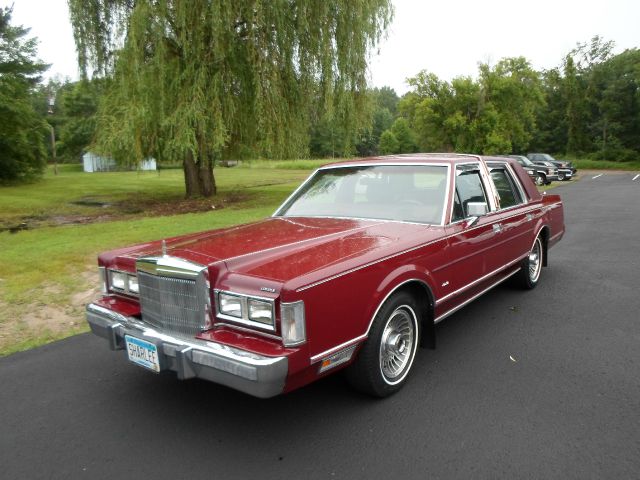 Lincoln Town Car 1988 photo 3