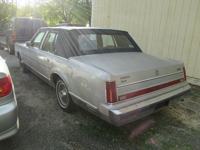 Lincoln Town Car 1989 photo 1