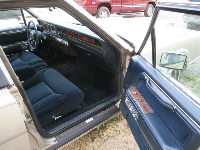 Lincoln Town Car 1989 photo 3