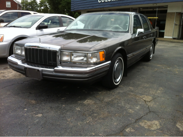 Lincoln Town Car 1990 photo 4