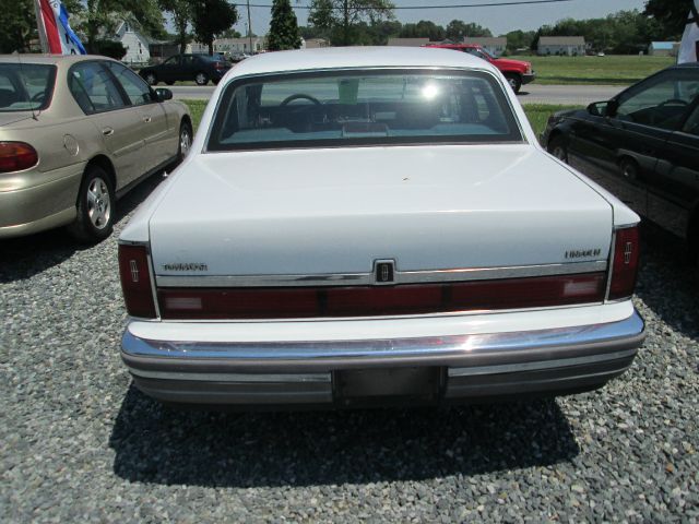 Lincoln Town Car 1990 photo 5