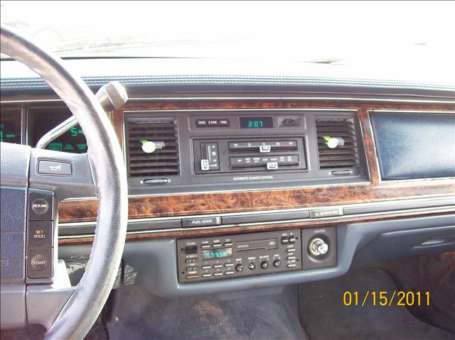 Lincoln Town Car 1991 photo 5