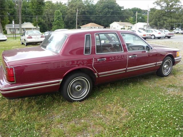 Lincoln Town Car 1992 photo 11