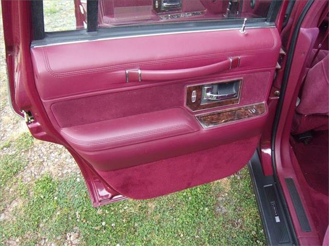 Lincoln Town Car 1992 photo 7