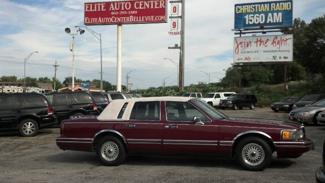 Lincoln Town Car 1992 photo 3