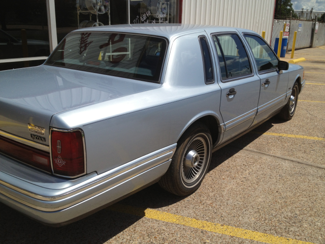 Lincoln Town Car 1992 photo 1