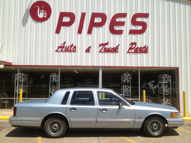 Lincoln Town Car 1992 photo 2
