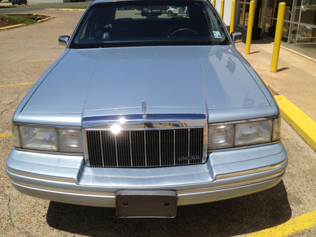 Lincoln Town Car 1992 photo 3