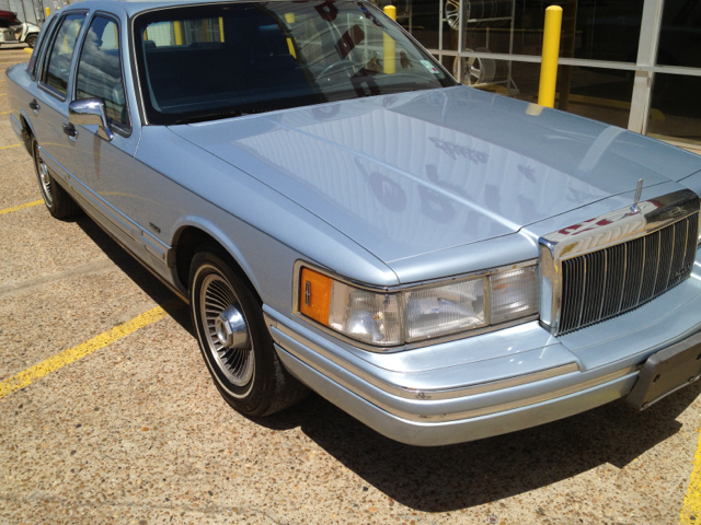 Lincoln Town Car 1992 photo 4