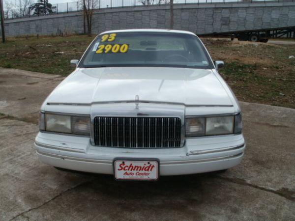 Lincoln Town Car 1993 photo 1