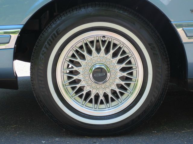 Lincoln Town Car 1993 photo 1