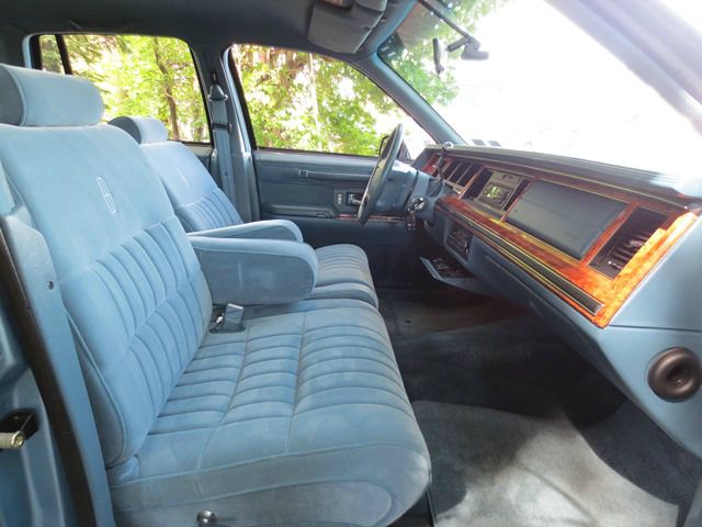 Lincoln Town Car 1993 photo 46