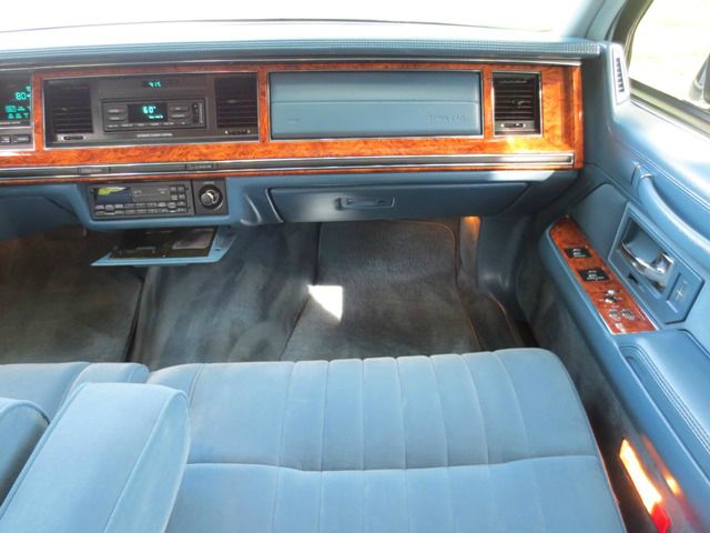 Lincoln Town Car 1993 photo 47
