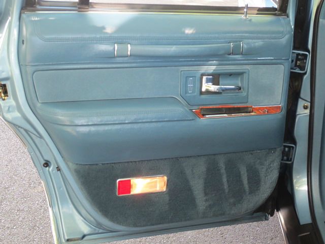 Lincoln Town Car 1993 photo 58