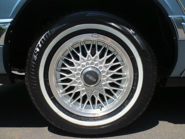 Lincoln Town Car 1993 photo 73