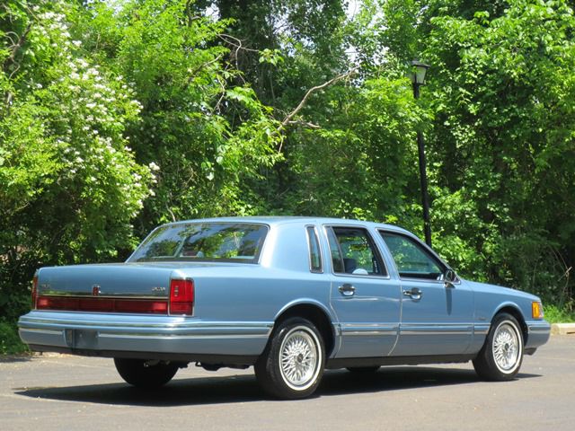 Lincoln Town Car 1993 photo 87
