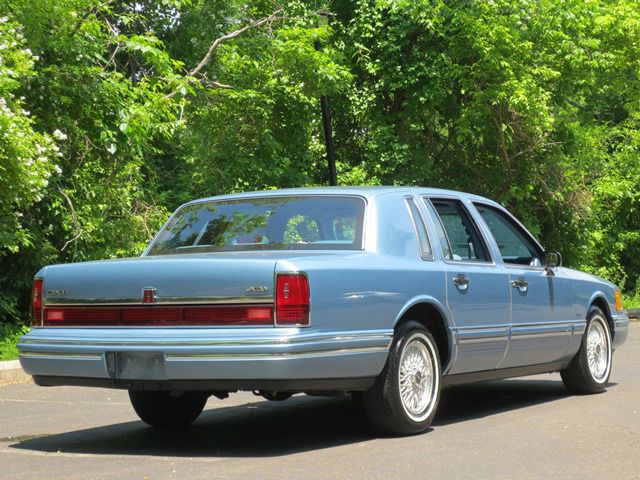 Lincoln Town Car 1993 photo 88