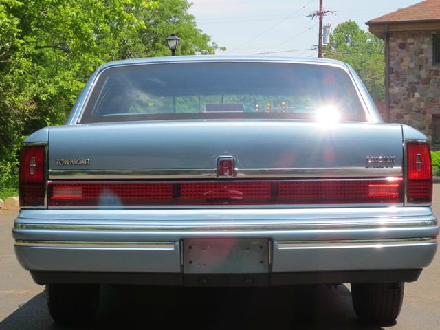 Lincoln Town Car 1993 photo 89