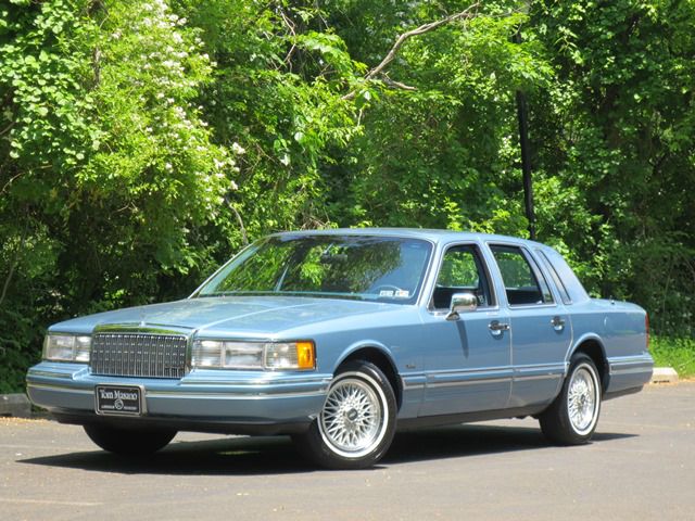 Lincoln Town Car 1993 photo 93