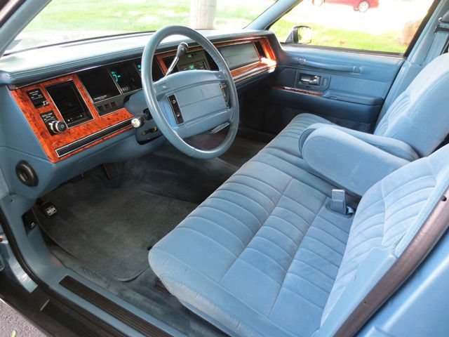 Lincoln Town Car 1993 photo 95