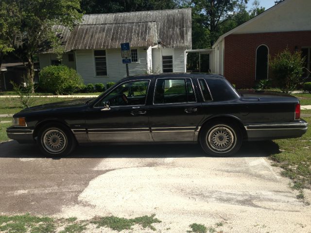 Lincoln Town Car 1993 photo 1