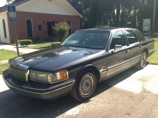 Lincoln Town Car 1993 photo 14