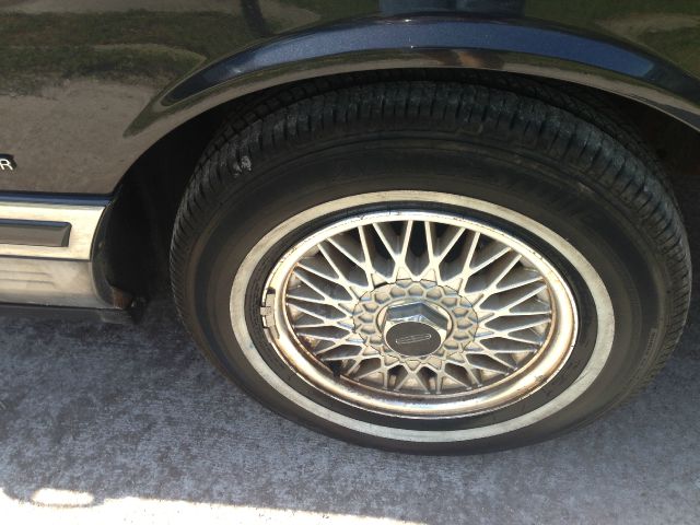 Lincoln Town Car 1993 photo 15