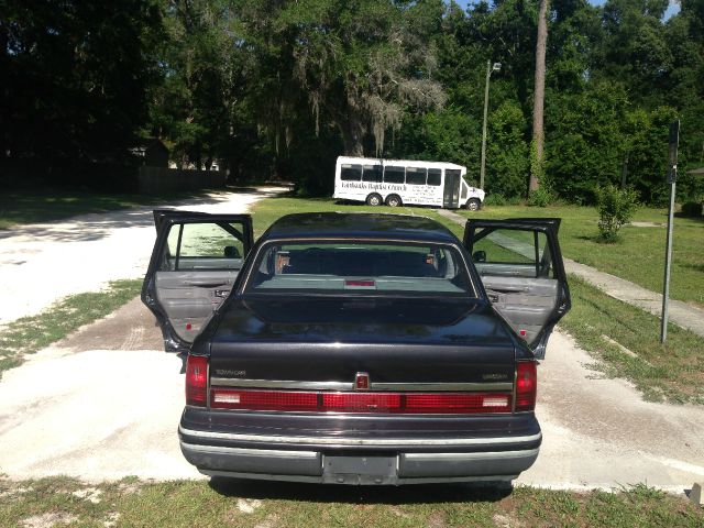 Lincoln Town Car 1993 photo 17