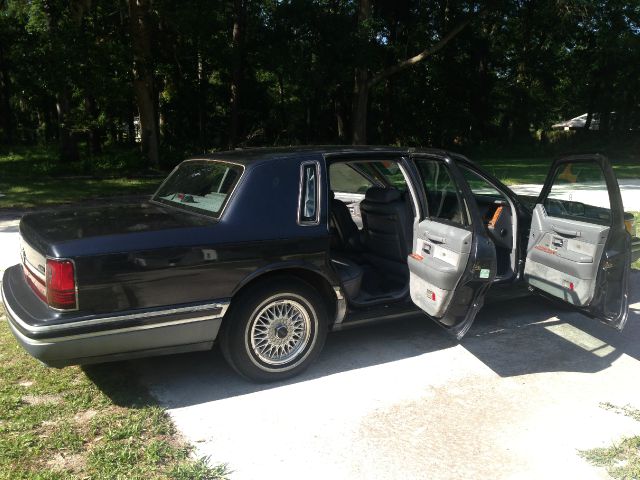 Lincoln Town Car 1993 photo 18