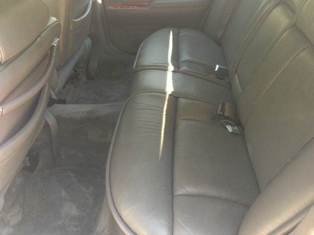 Lincoln Town Car 1993 photo 2