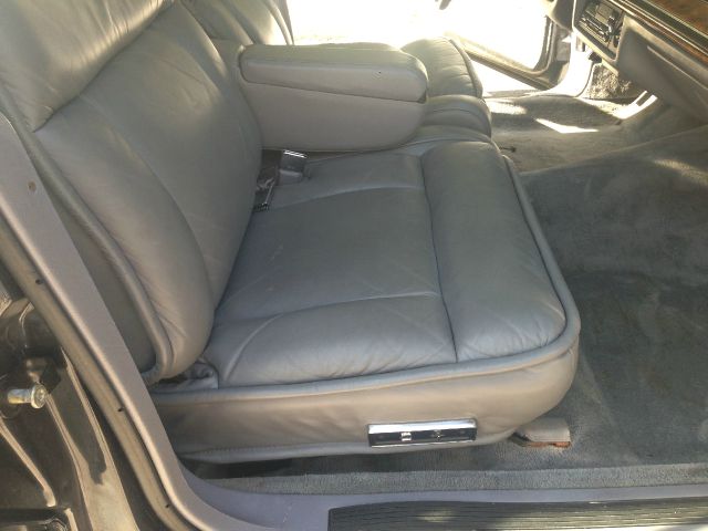 Lincoln Town Car 1993 photo 25