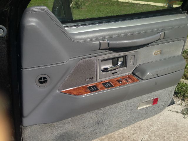 Lincoln Town Car 1993 photo 27