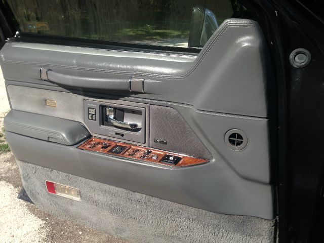 Lincoln Town Car 1993 photo 32