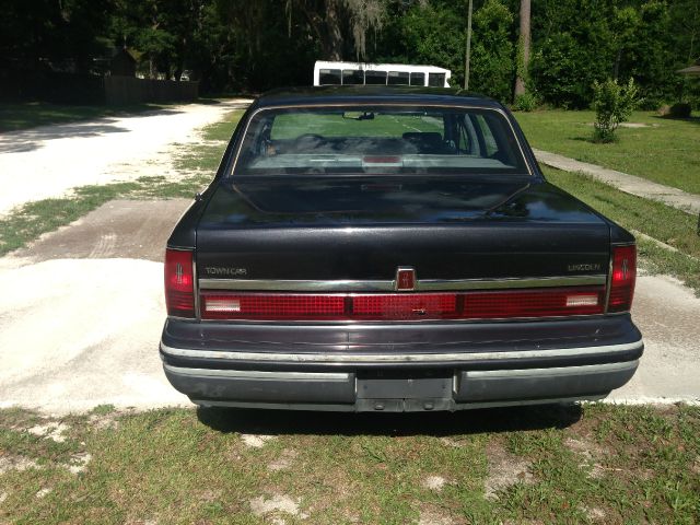 Lincoln Town Car 1993 photo 36