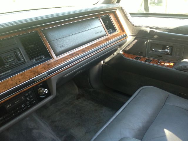 Lincoln Town Car 1993 photo 6