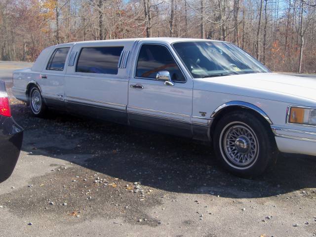 Lincoln Town Car 1993 photo 1