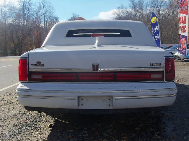Lincoln Town Car 1993 photo 2