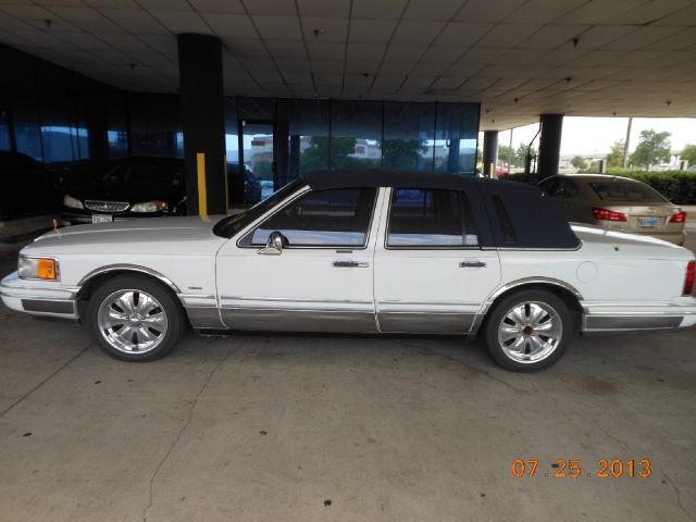 Lincoln Town Car 1993 photo 4