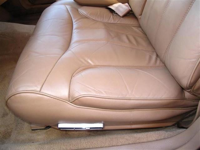 Lincoln Town Car DOWN 4.9 WAC Sedan