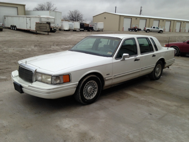 Lincoln Town Car 1994 photo 3