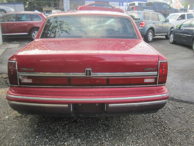 Lincoln Town Car 1994 photo 2