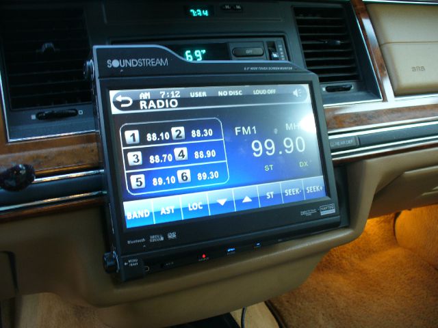 Lincoln Town Car 1994 photo 13