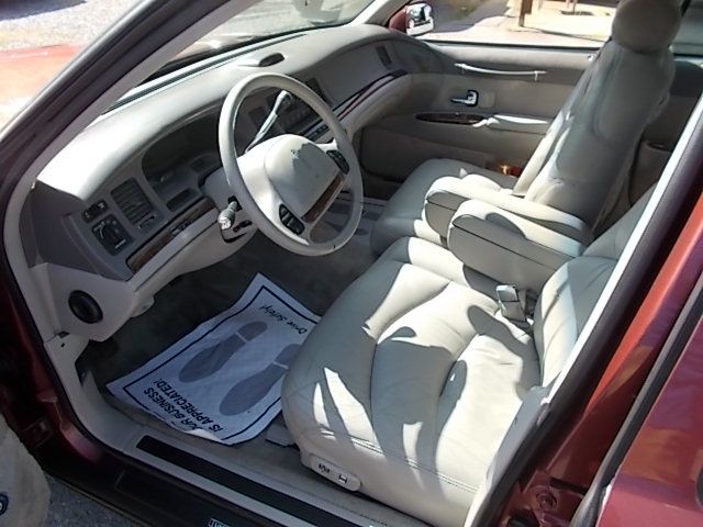 Lincoln Town Car 1995 photo 11