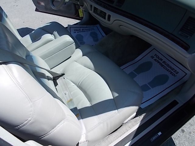 Lincoln Town Car 1995 photo 21