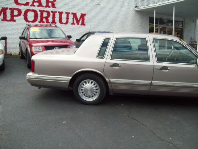 Lincoln Town Car 1995 photo 1