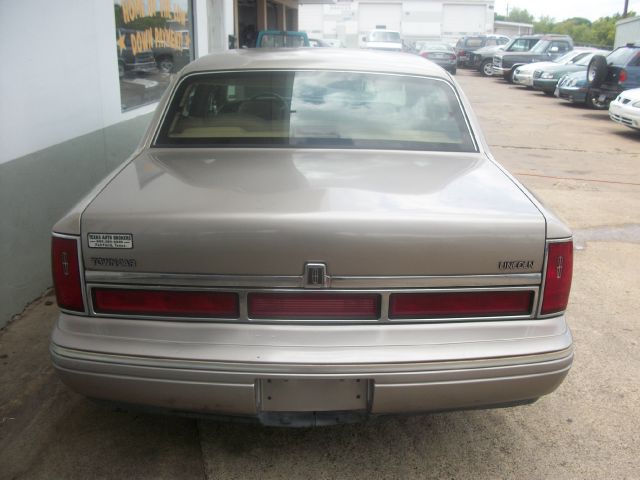 Lincoln Town Car 1995 photo 4