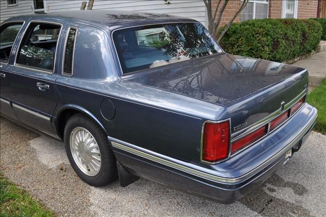 Lincoln Town Car 1996 photo 2